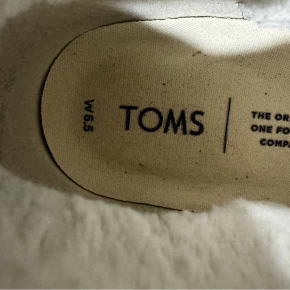 TOMS Women's Cozy Gray Suede Slippers - Picture 8 of 9